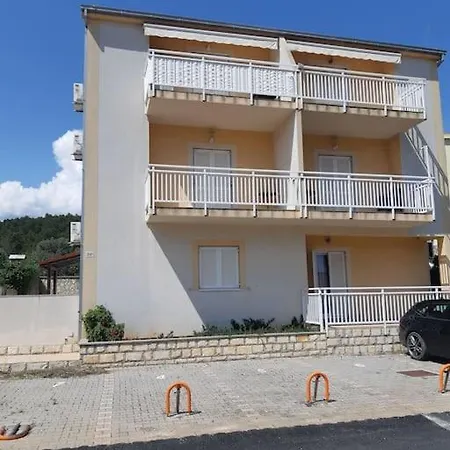 Antonela Stari Grad (Hvar)